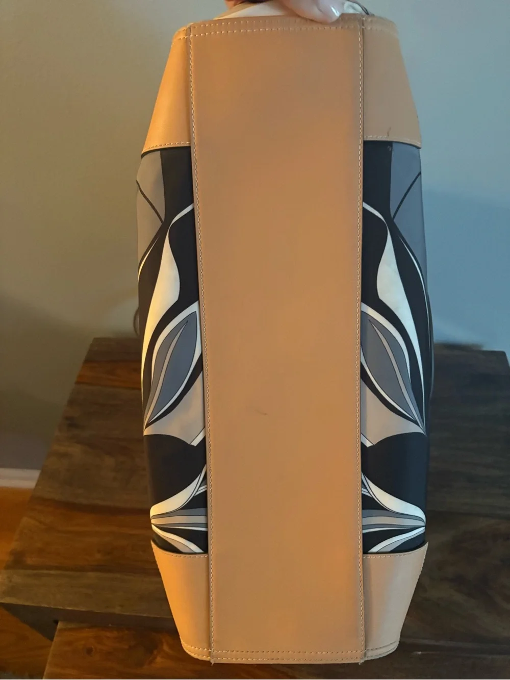 Tory Burch Beige, Grey, and Black Swirl Logo Tote Bag - Neutral Tulip